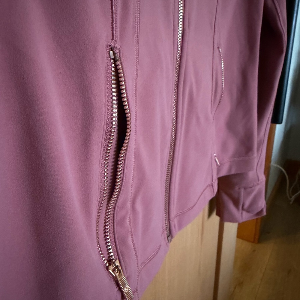 lululemon athletica Rose-mauve Hooded Utility Jacket with Zip Pockets - Picture 4 of 5